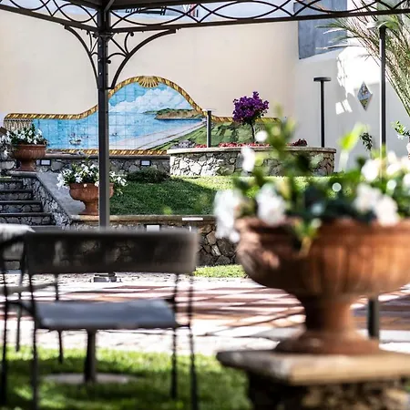 Garibaldi Hotel