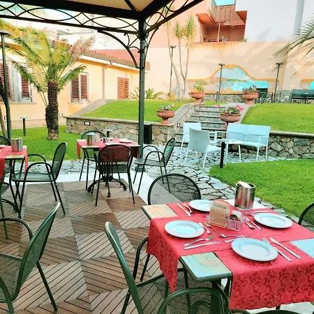Garibaldi 3* Milazzo
