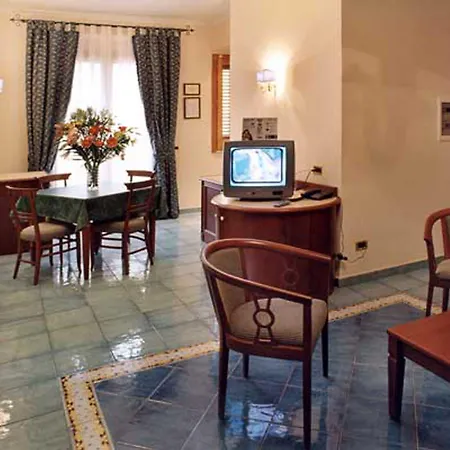 Garibaldi Hotel 3*