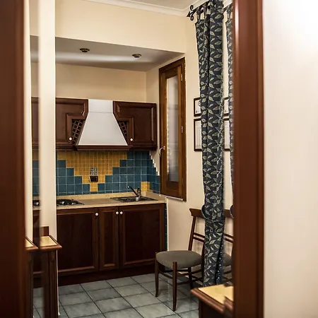 Garibaldi Hotel 3*